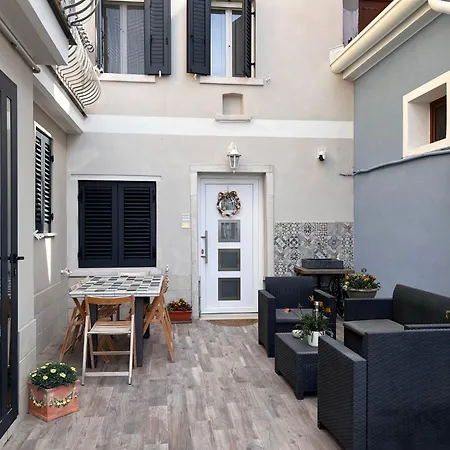 Sunset House * Кьоджа